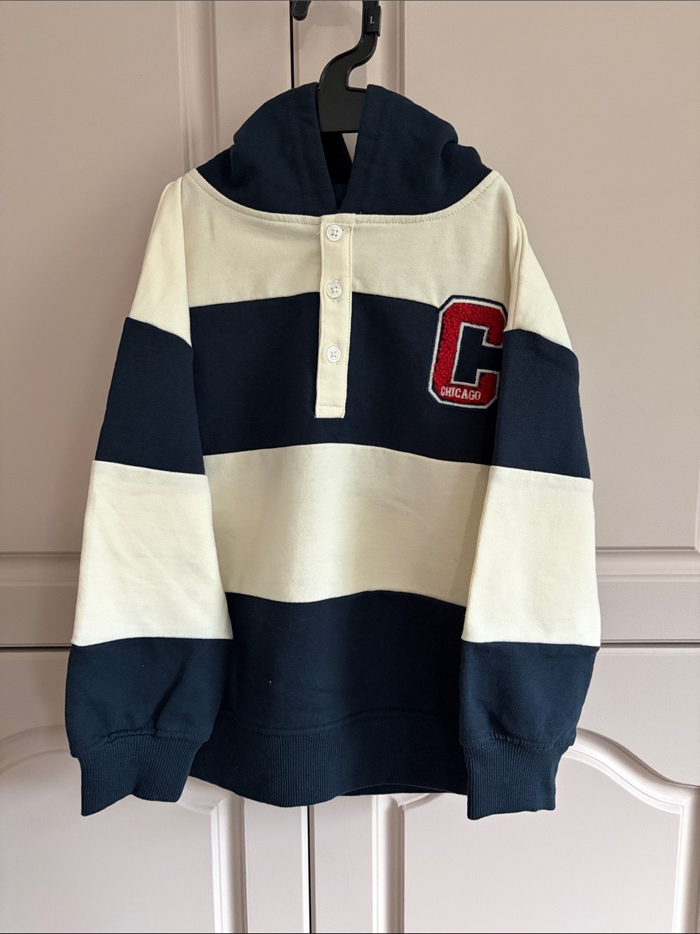 NWOT Mo Kids Navy Blue and Cream Striped Hoodie 4/5